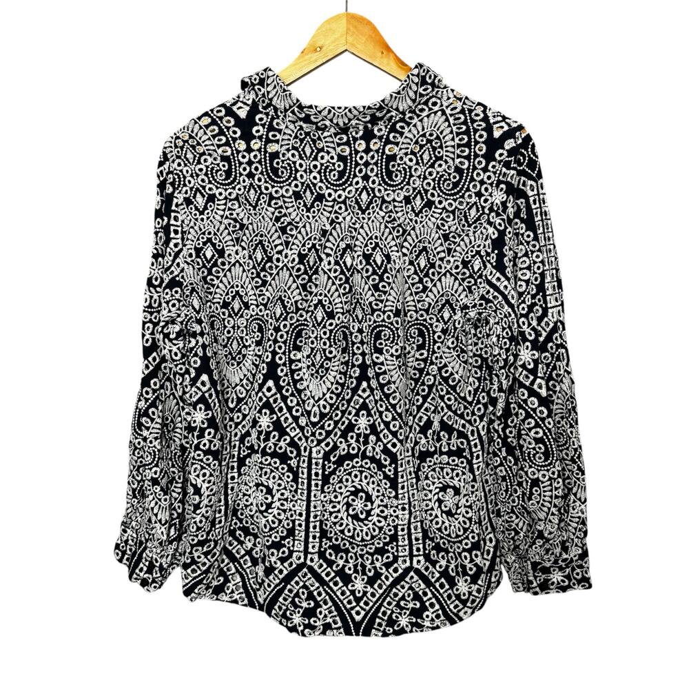 CHICO'S Eyelet Billow Long Sleeve Shirt Navy White Embroidery Women Size 3(16) - Picture 2 of 5